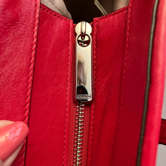 Coach Taylor Gathered Leather Alexis Carryall - Picture 5 of 8